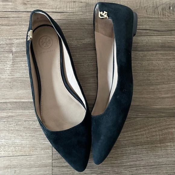 Tory Burch Black Suede Elizabeth pointy toe flats Sz  7 - Picture 4 of 10